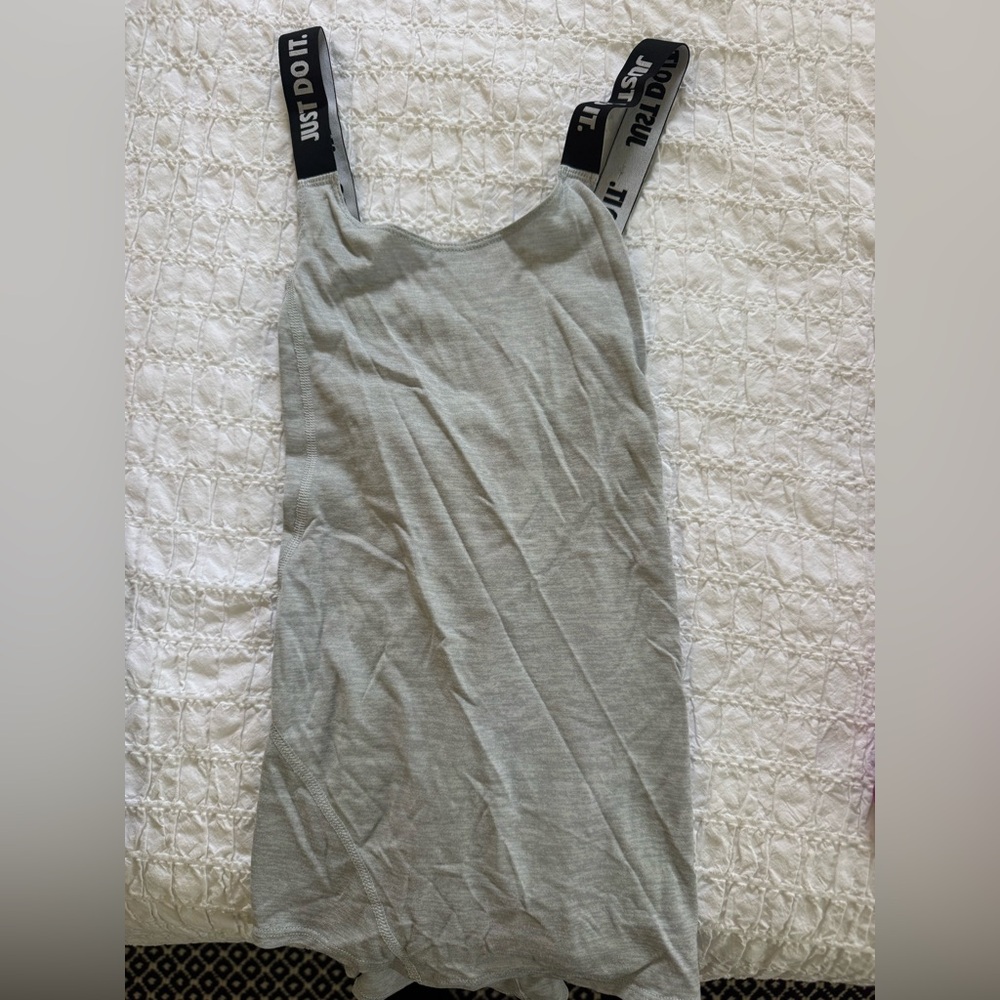 Nike Gray Dri-FIT Top girls size large